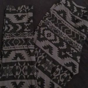 Aztec print leggings